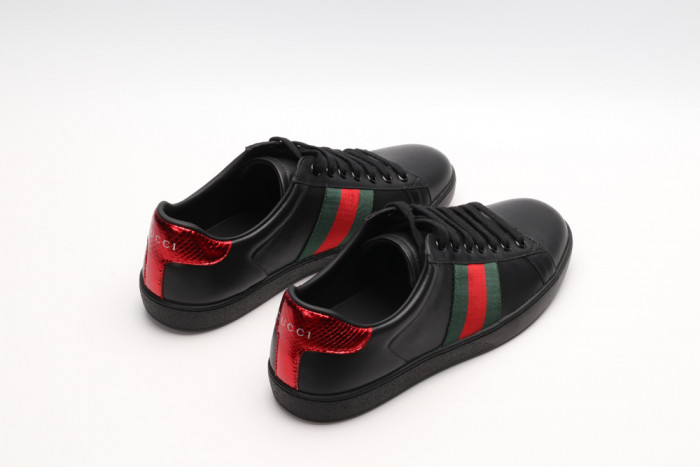 G*u*i low-top sneaker