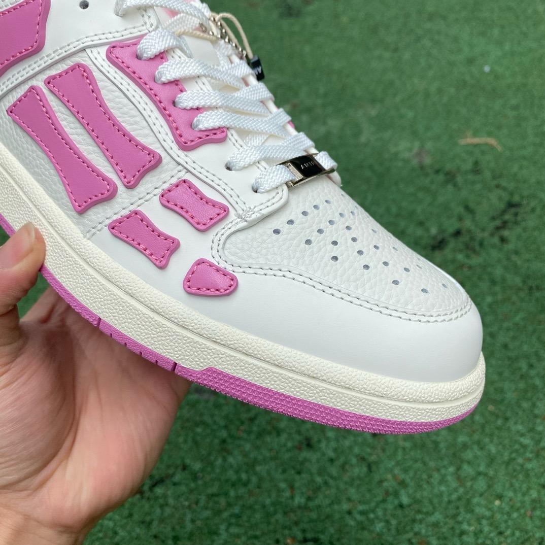 AR1M1 Low-Top Sneaker