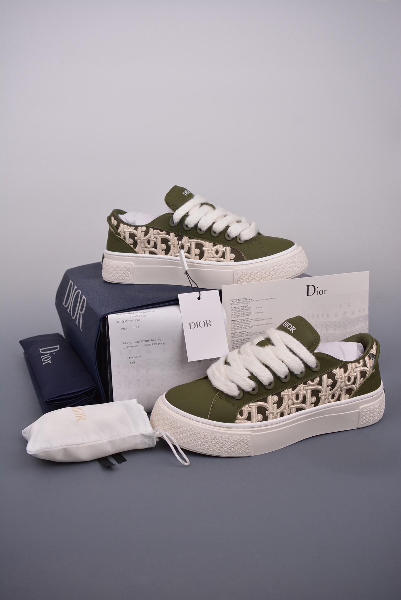 DR B33 SNEAKER
