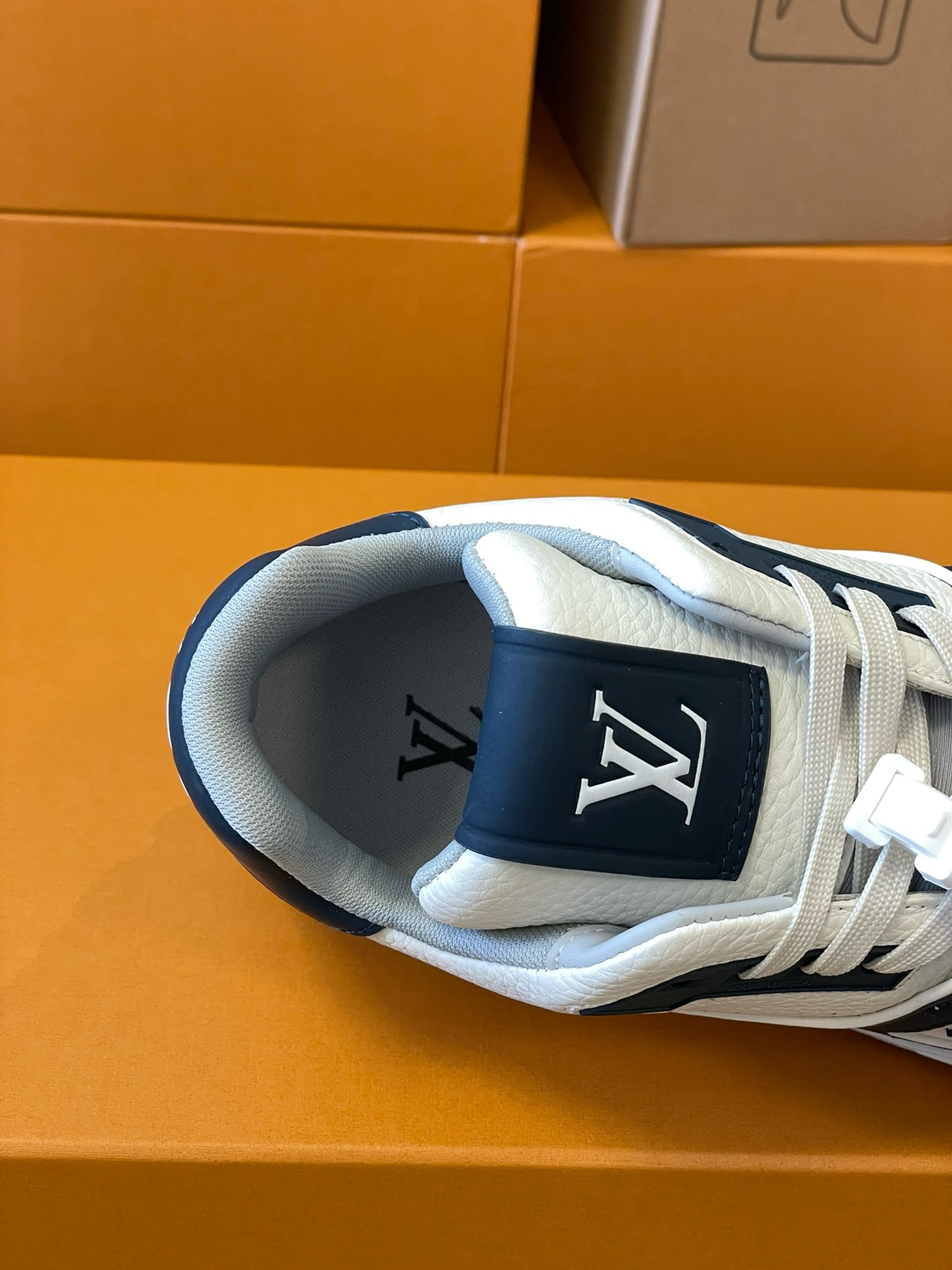 Loui Vuitto TRAINER SNEAKER