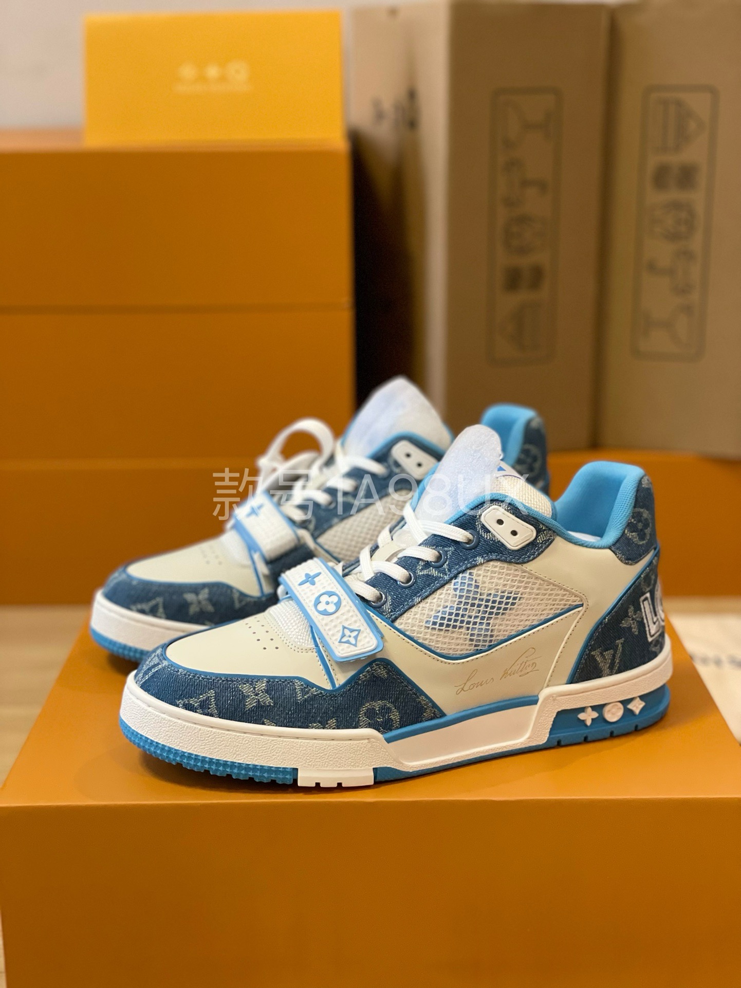 Loui Vuitto TRAINER SNEAKER